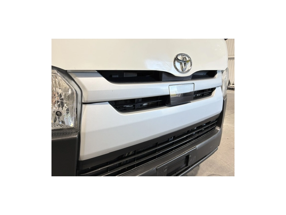 2020 Toyota Hiace = 4X4 = REAR AIRCON / 6 SEATER !!