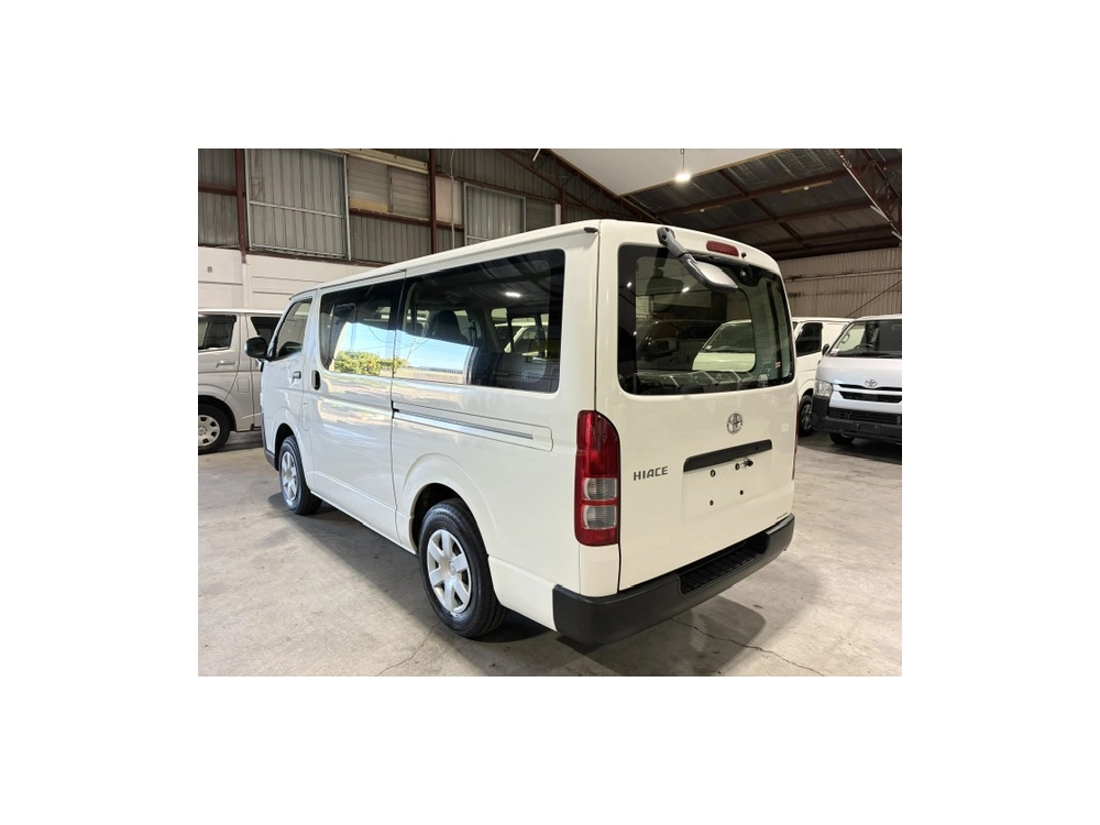2020 Toyota Hiace = 4X4 = REAR AIRCON / 6 SEATER !!