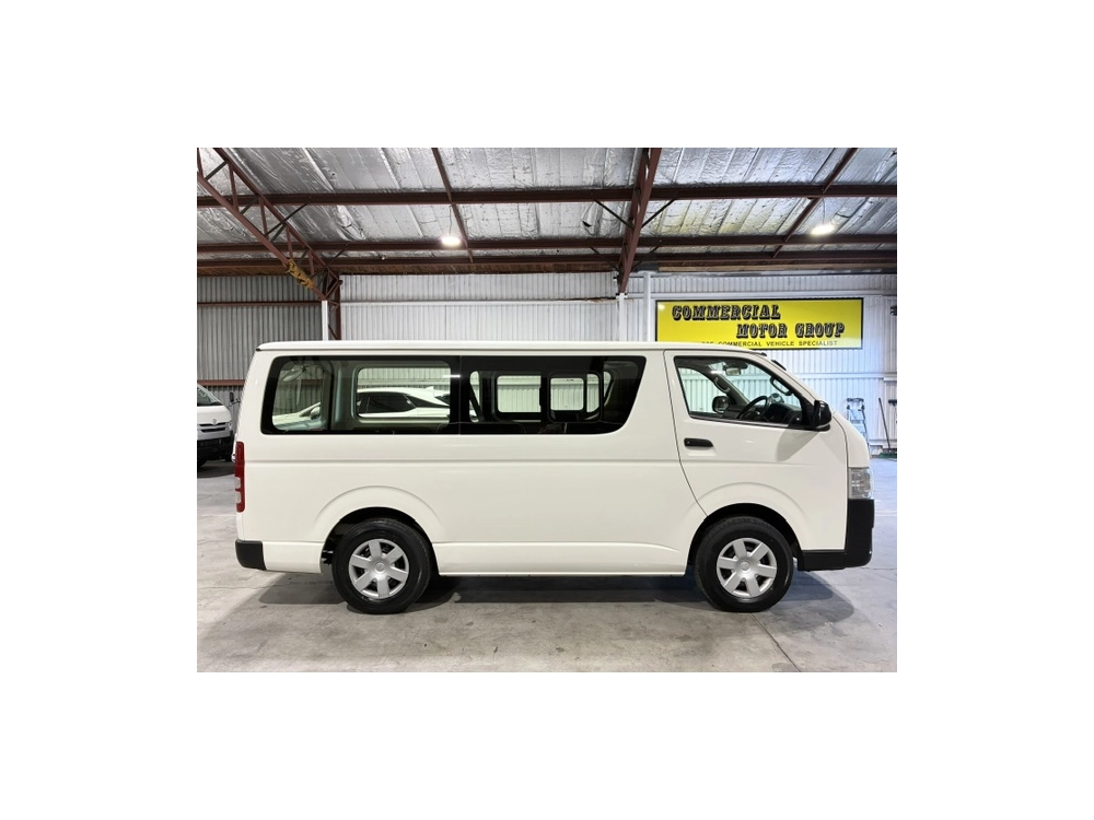 2020 Toyota Hiace = 4X4 = REAR AIRCON / 6 SEATER !!