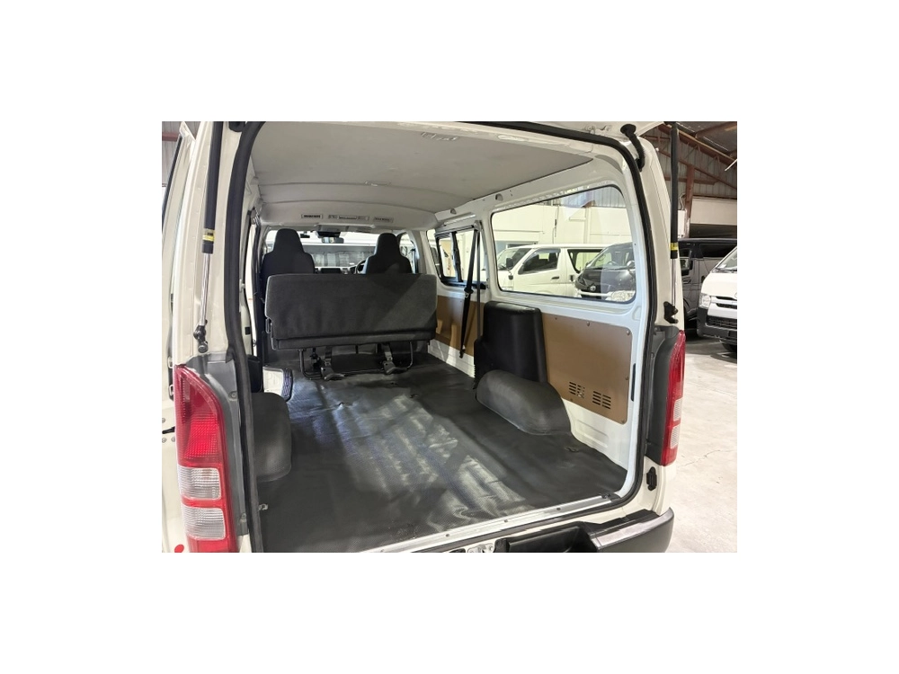 2020 Toyota Hiace = 4X4 = REAR AIRCON / 6 SEATER !!