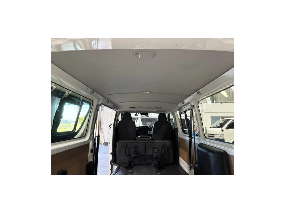 2020 Toyota Hiace = 4X4 = REAR AIRCON / 6 SEATER !!