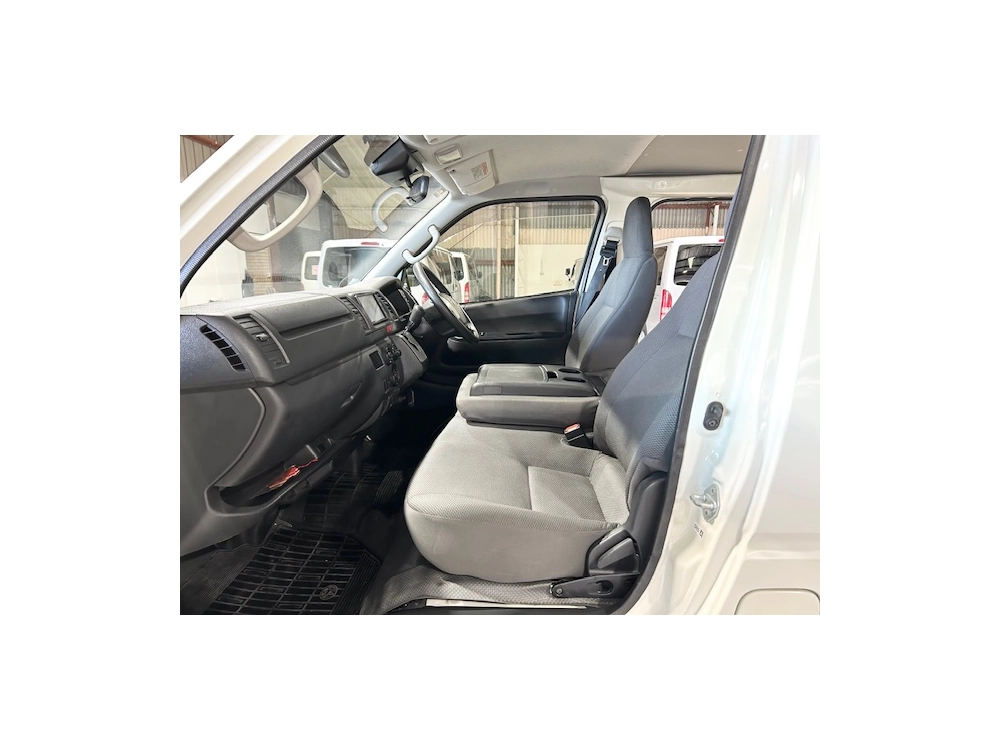 2020 Toyota Hiace ** LATEST FACELIFTMODEL ** 2.8L Diesel