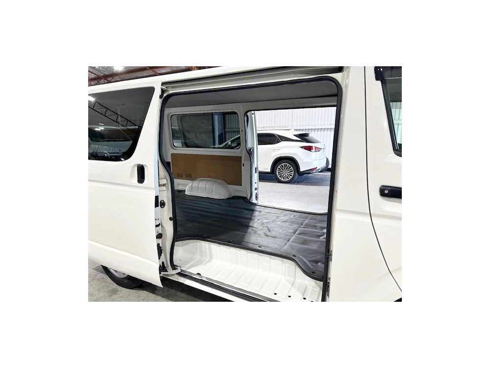 2020 Toyota Hiace ** LATEST FACELIFTMODEL ** 2.8L Diesel