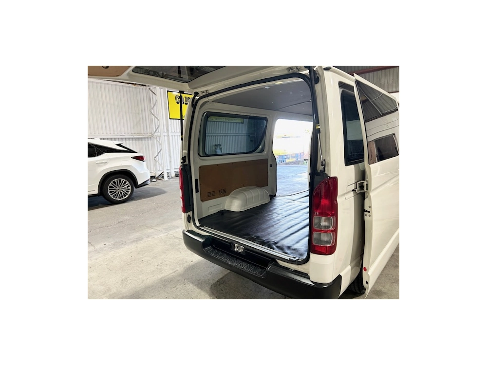 2020 Toyota Hiace ** LATEST FACELIFTMODEL ** 2.8L Diesel