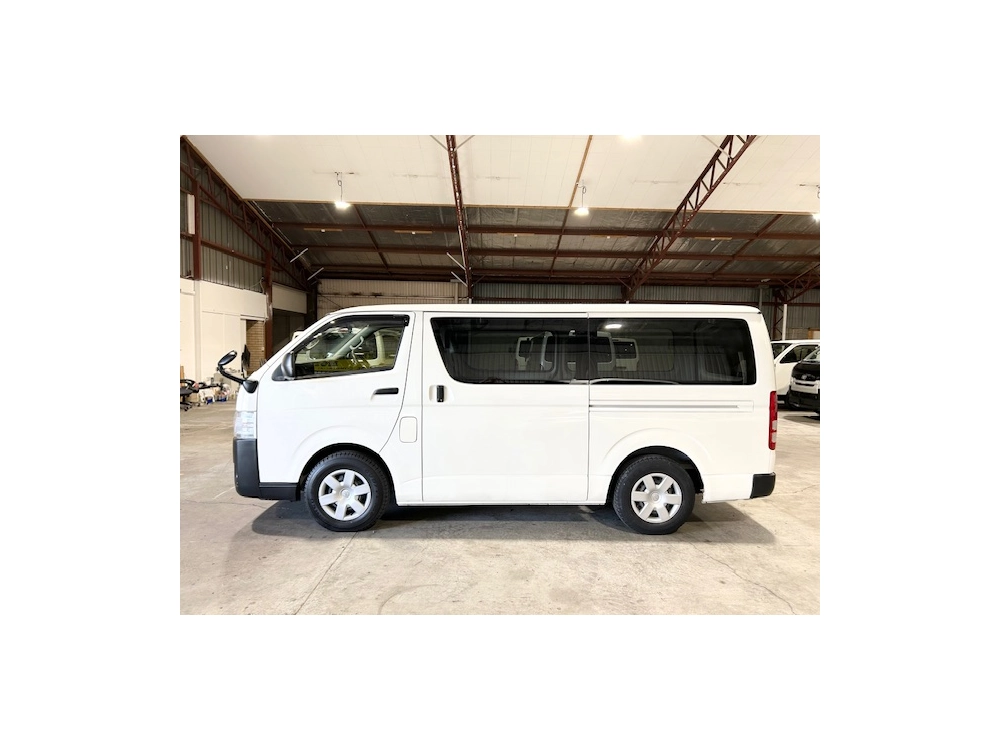 2020 Toyota Hiace ==FULL TIME 4WD== 2.8L DIESEL