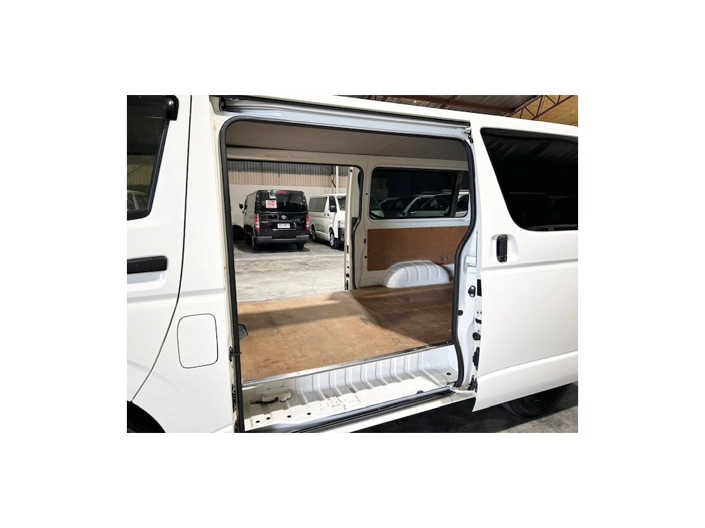 2019 Toyota Hiace LWB ++ $4000 REDUCED ++ **TIMBER FLOOR**