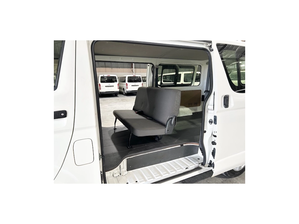 2016 Toyota Hiace 3L Diesel 4WD * NEW YEAR SALE * 