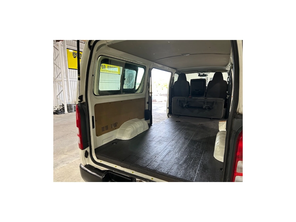 2016 Toyota Hiace 3L Diesel 4WD * NEW YEAR SALE * 