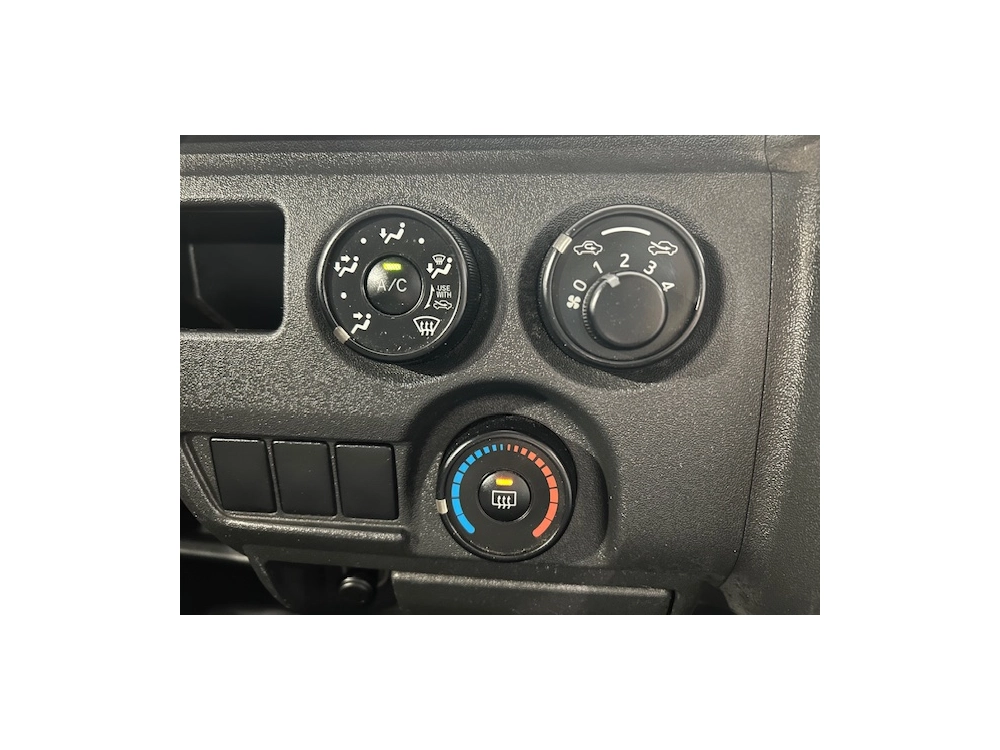 2016 Toyota Hiace 3L Diesel 4WD * NEW YEAR SALE * 