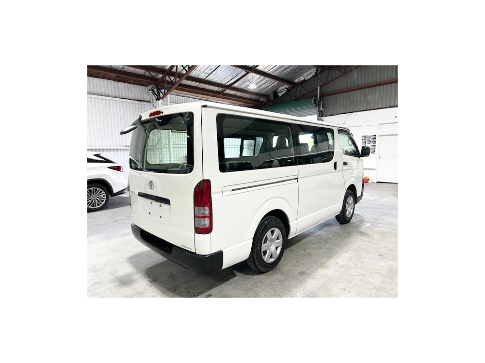 2016 Toyota Hiace 3L Diesel 4WD * NEW YEAR SALE * 