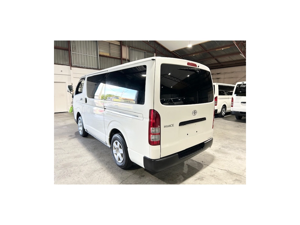 2018 Toyota Hiace +++ FULL TIME 4WD +++ FREE CAR PLAY