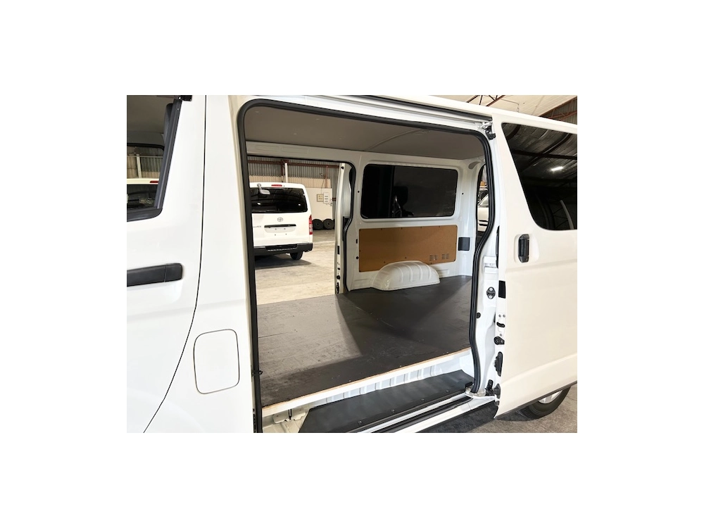 2018 Toyota Hiace +++ FULL TIME 4WD +++ FREE CAR PLAY