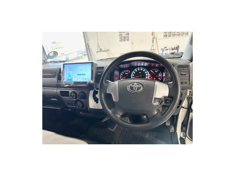 2018 Toyota Hiace +++ FULL TIME 4WD +++ FREE CAR PLAY
