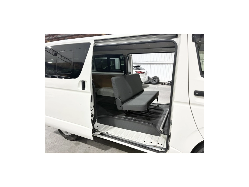 2021 Toyota Hiace =2WD= Luxury GL PACKAGE 