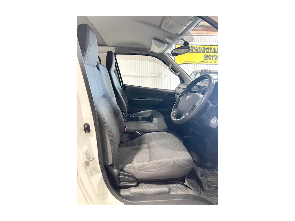 2018 Toyota Hiace 2.8L Diesel Turbo *** BIG SALE _ WAS $31,995 - NOW $ 28,500***