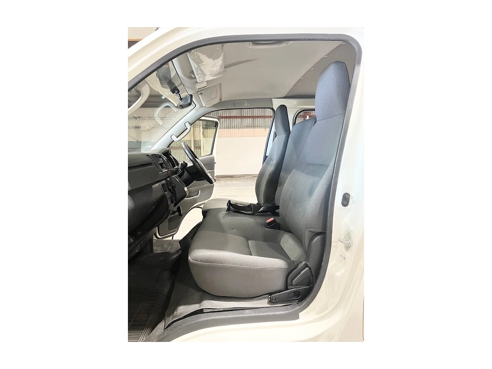 2018 Toyota Hiace 2.8L Diesel Turbo *** BIG SALE _ WAS $31,995 - NOW $ 28,500***
