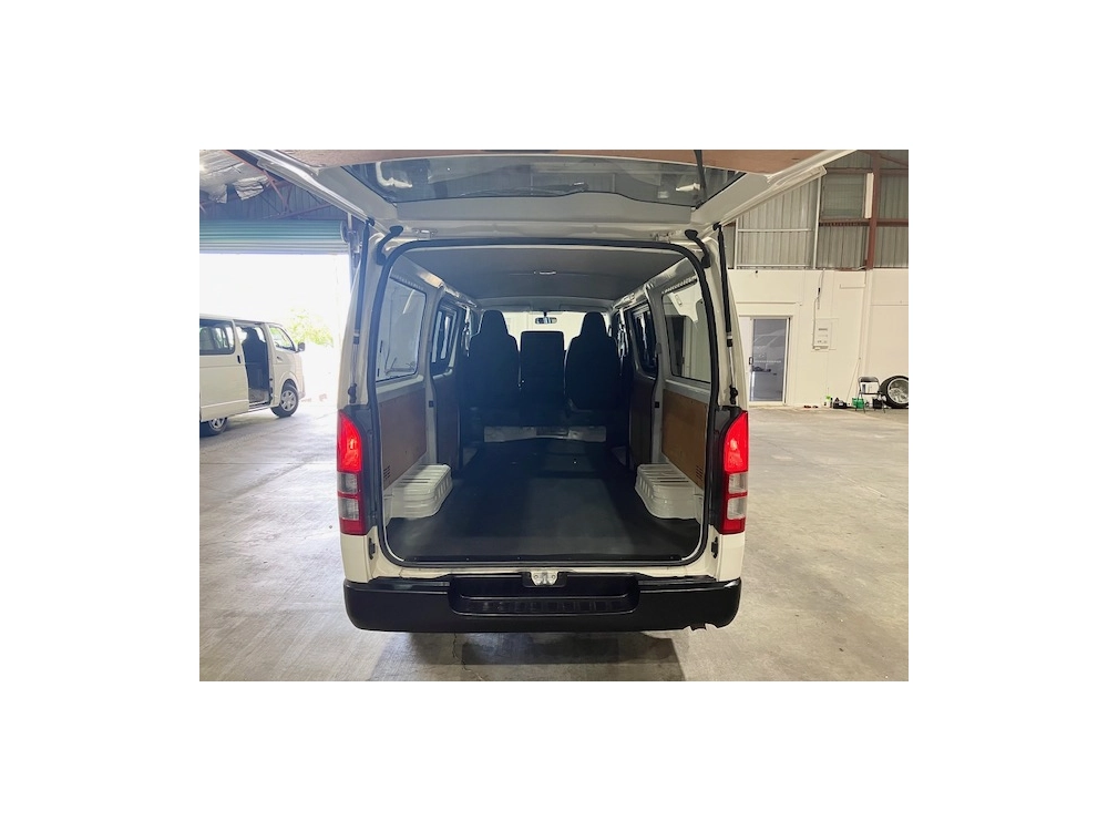 2018 Toyota Hiace 2.8L Diesel Turbo *** BIG SALE _ WAS $31,995 - NOW $ 28,500***
