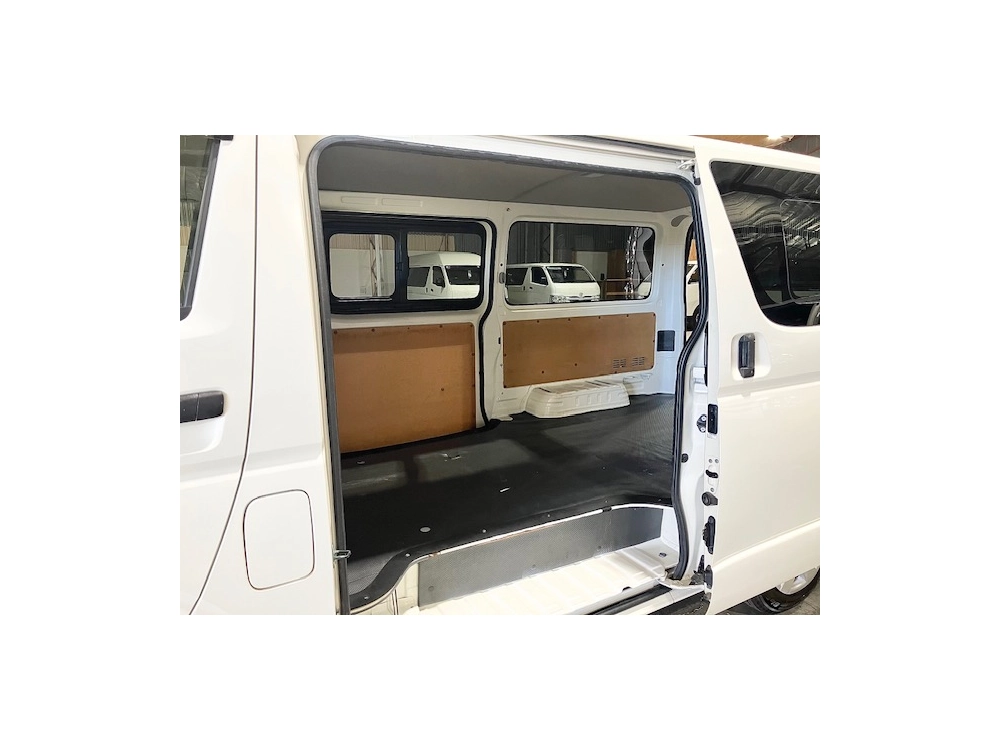 2018 Toyota Hiace 2.8L Diesel Turbo *** BIG SALE _ WAS $31,995 - NOW $ 28,500***