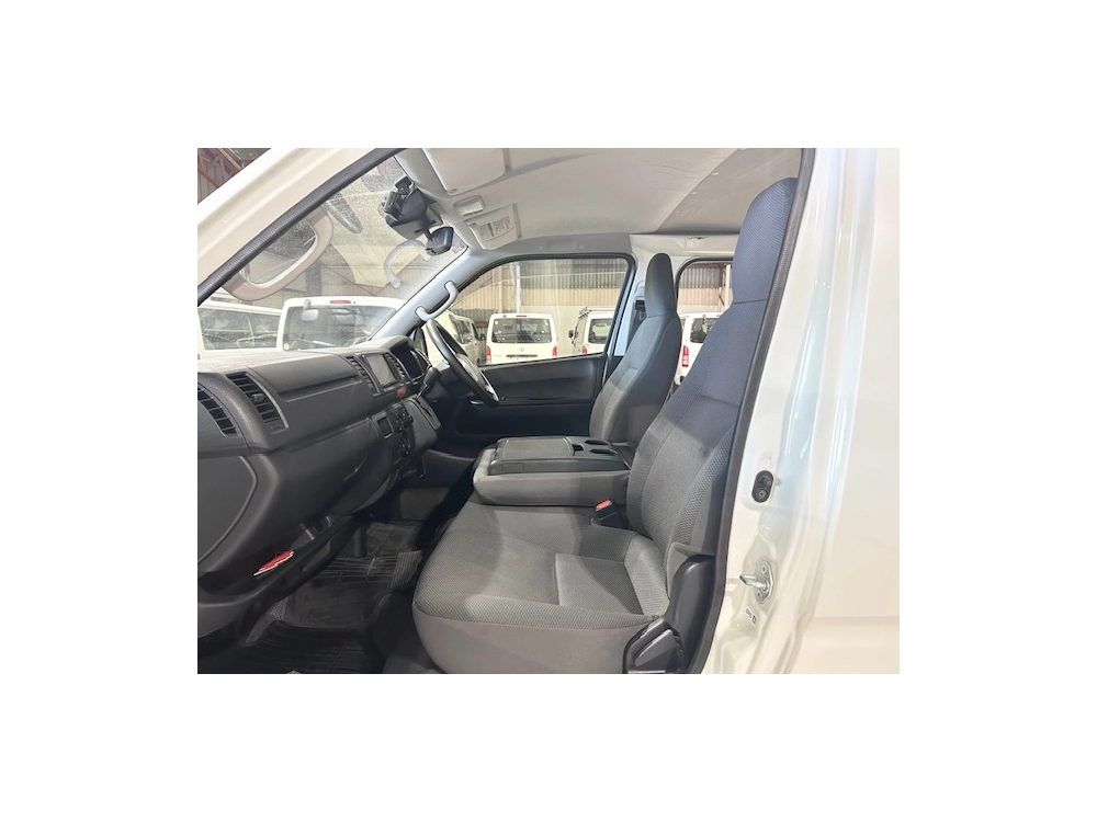 2020 Toyota Hiace Facelift Model =4X4=