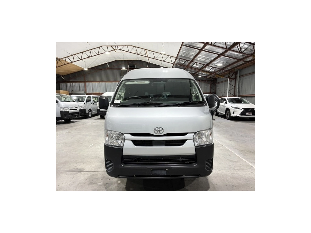 2023 FACELIFT Toyota Hiace =4X4= HIGHROOF 360 Degree Camera / 6 SEATER