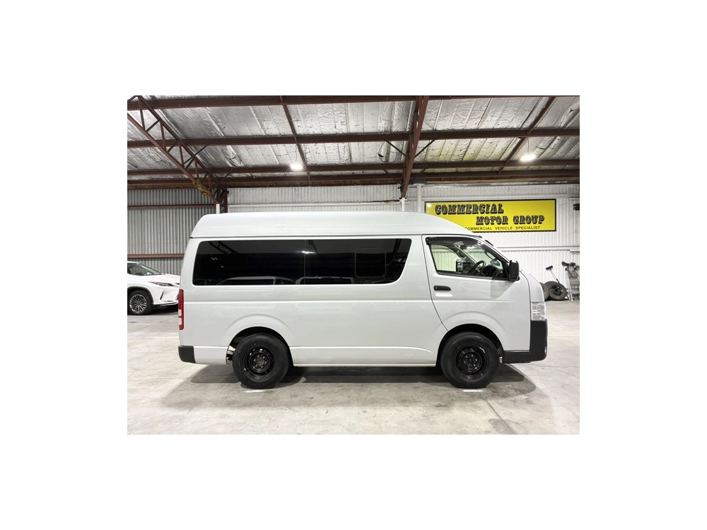 2023 FACELIFT Toyota Hiace =4X4= HIGHROOF 360 Degree Camera / 6 SEATER