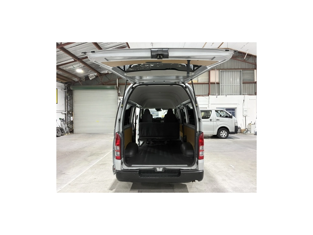 2023 FACELIFT Toyota Hiace =4X4= HIGHROOF 360 Degree Camera / 6 SEATER