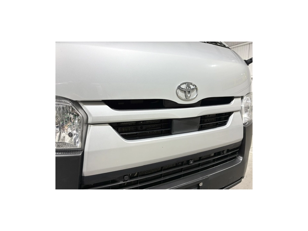 2023 FACELIFT Toyota Hiace =4X4= HIGHROOF 360 Degree Camera / 6 SEATER
