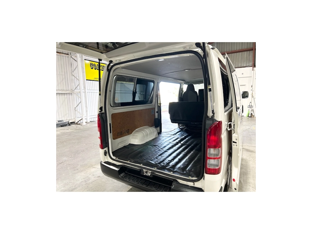 2019 Toyota Hiace 4WD - 6 Seaters - NEW YEAR SALE