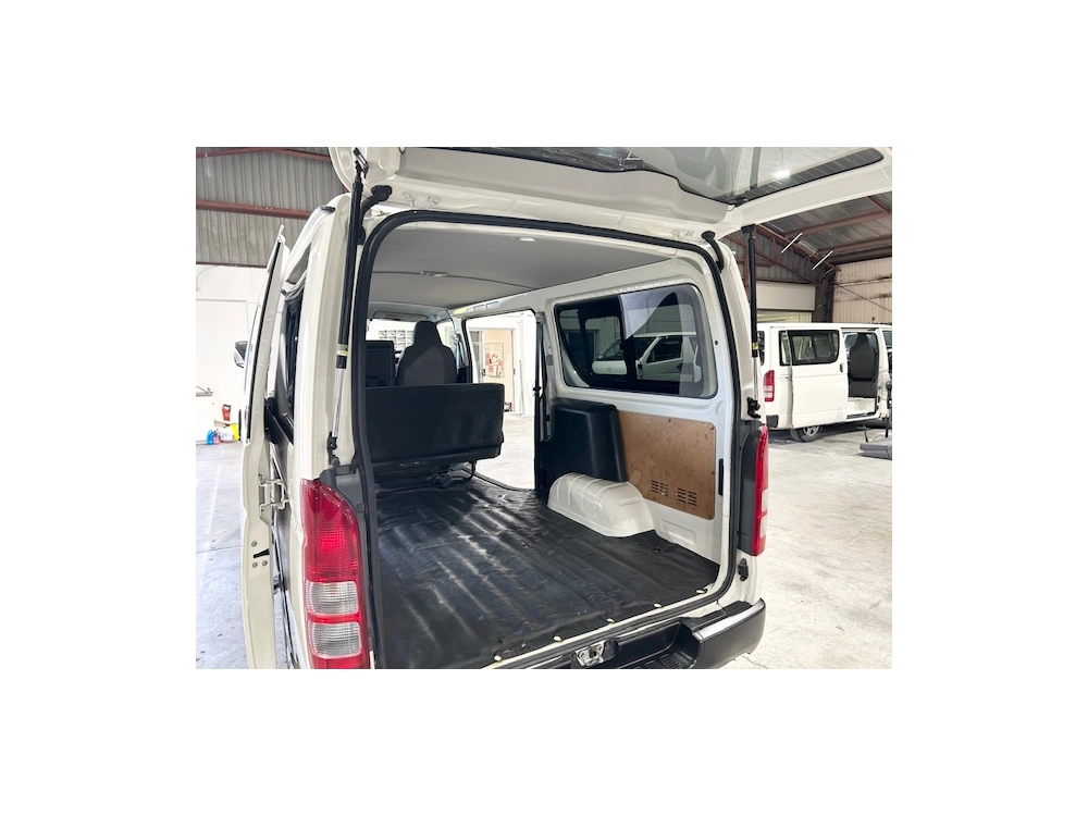 2019 Toyota Hiace 4WD - 6 Seaters - NEW YEAR SALE
