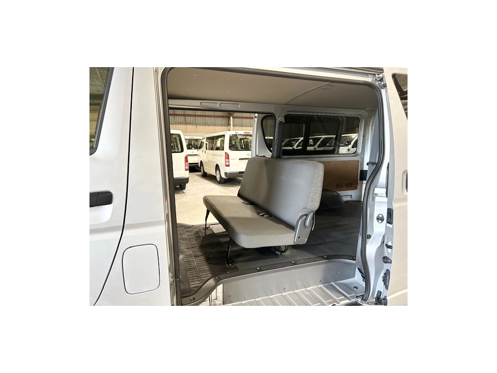 2019 Toyota Hiace =4X4= 6 Seaters - Dual Airbags