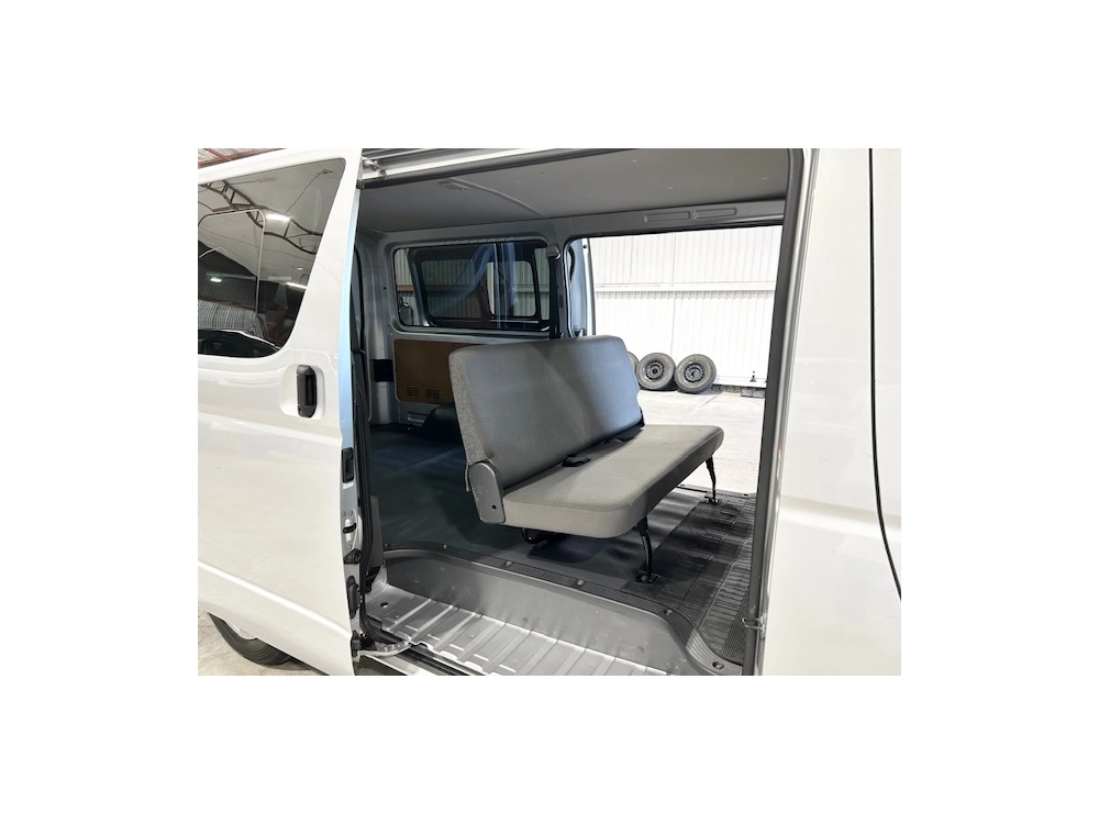 2019 Toyota Hiace =4X4= 6 Seaters - Dual Airbags