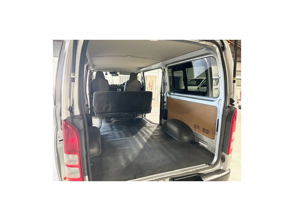 2019 Toyota Hiace =4X4= 6 Seaters - Dual Airbags