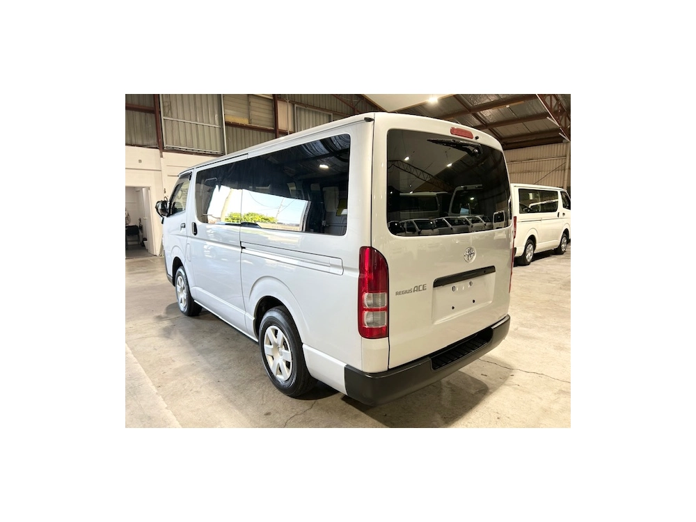 2019 Toyota Hiace =4X4= 6 Seaters - Dual Airbags