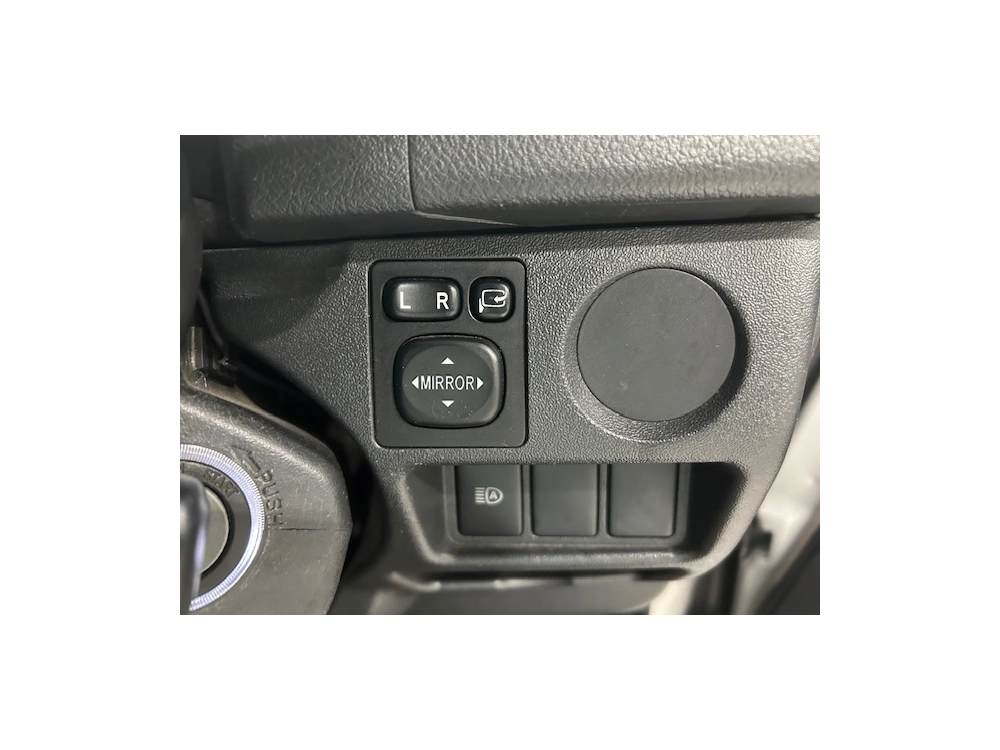 2019 Toyota Hiace =4X4= 6 Seaters - Dual Airbags