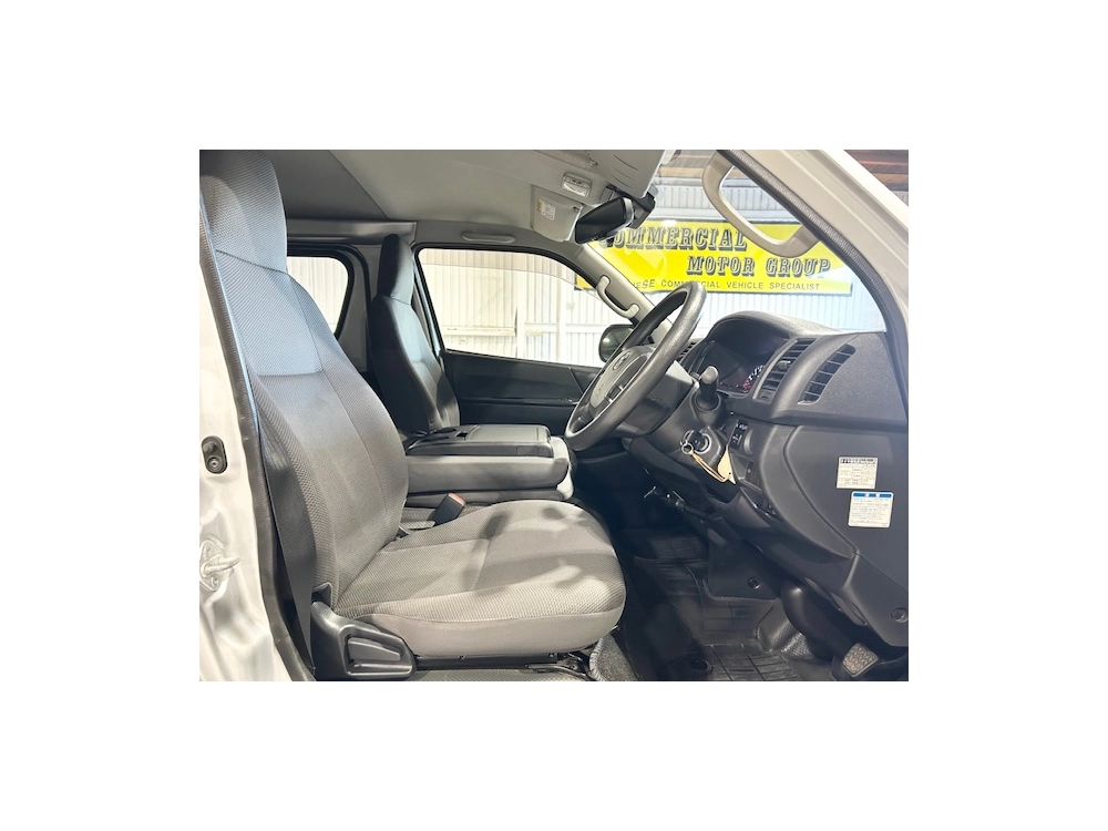 2019 Toyota Hiace =4X4= 6 Seaters - Dual Airbags