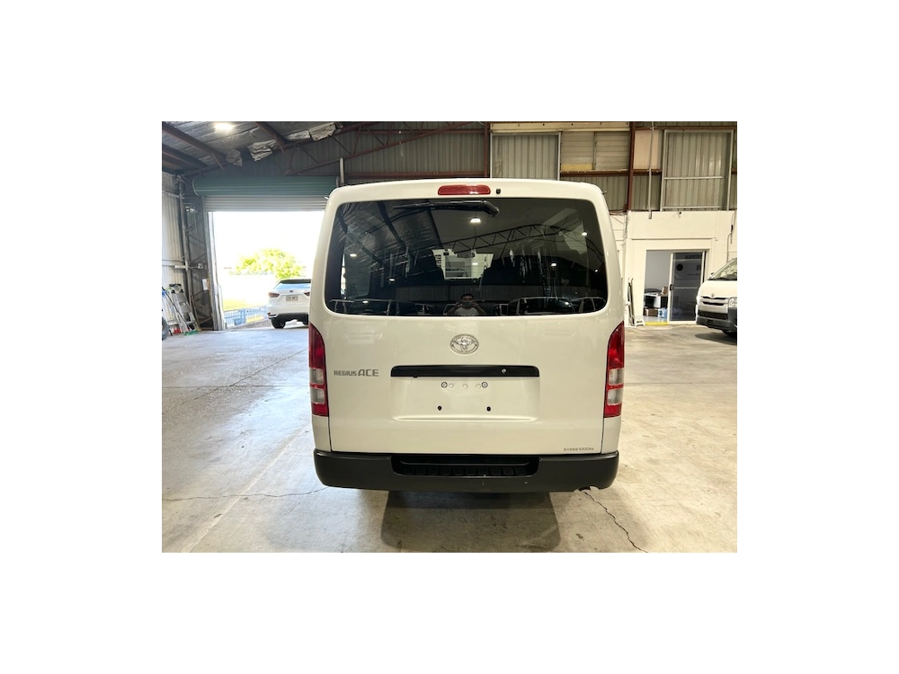 2019 Toyota Hiace =4X4= 6 Seaters - Dual Airbags