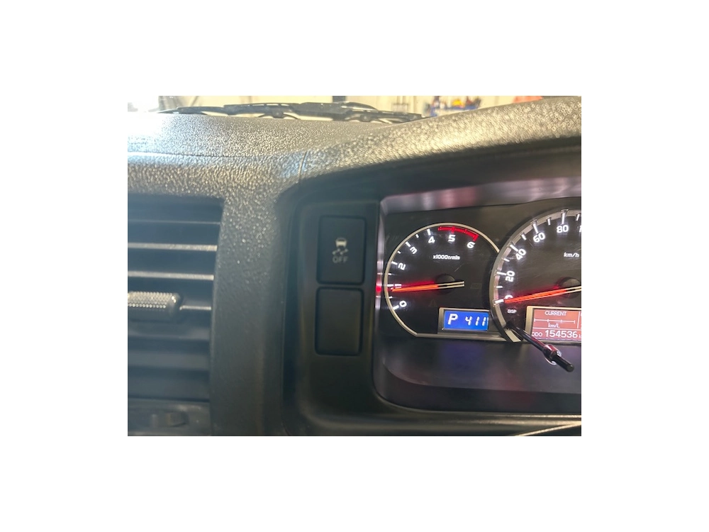 2020 Toyota Hiace 4WD / 6 Seater - NEW YEAR SALE -