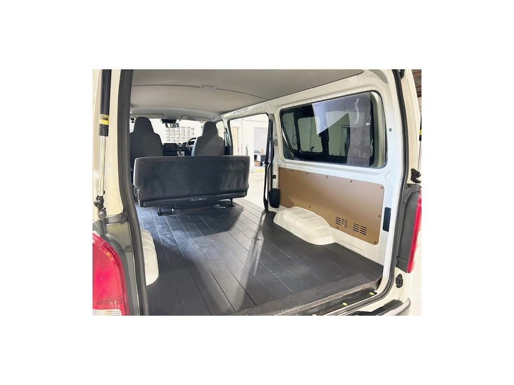 2020 Toyota Hiace FULL OPTION =4X4= 