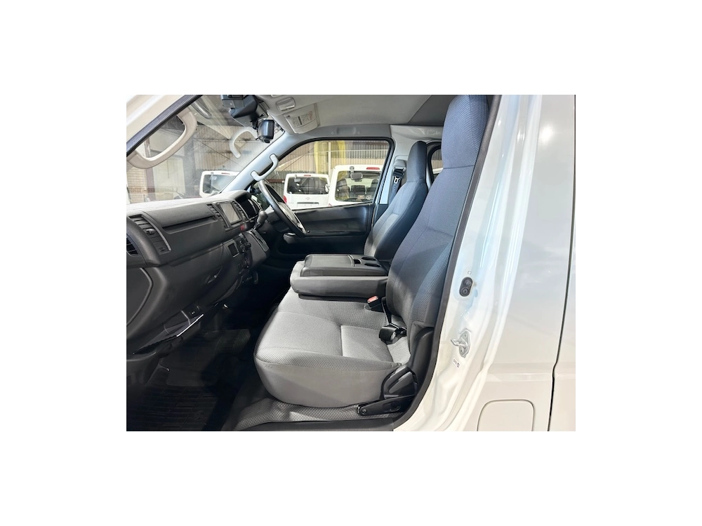 2020 Toyota Hiace FULL OPTION =4X4= 