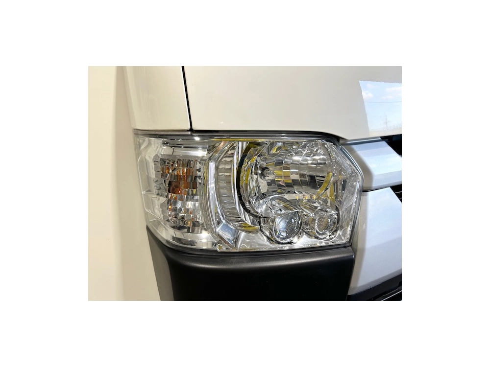 2020 Toyota Hiace FULL OPTION =4X4= 