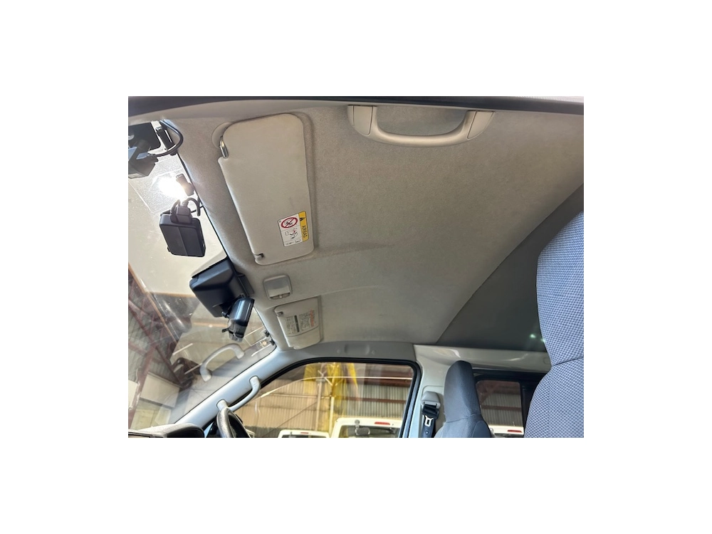 2020 Toyota Hiace FULL OPTION =4X4= 