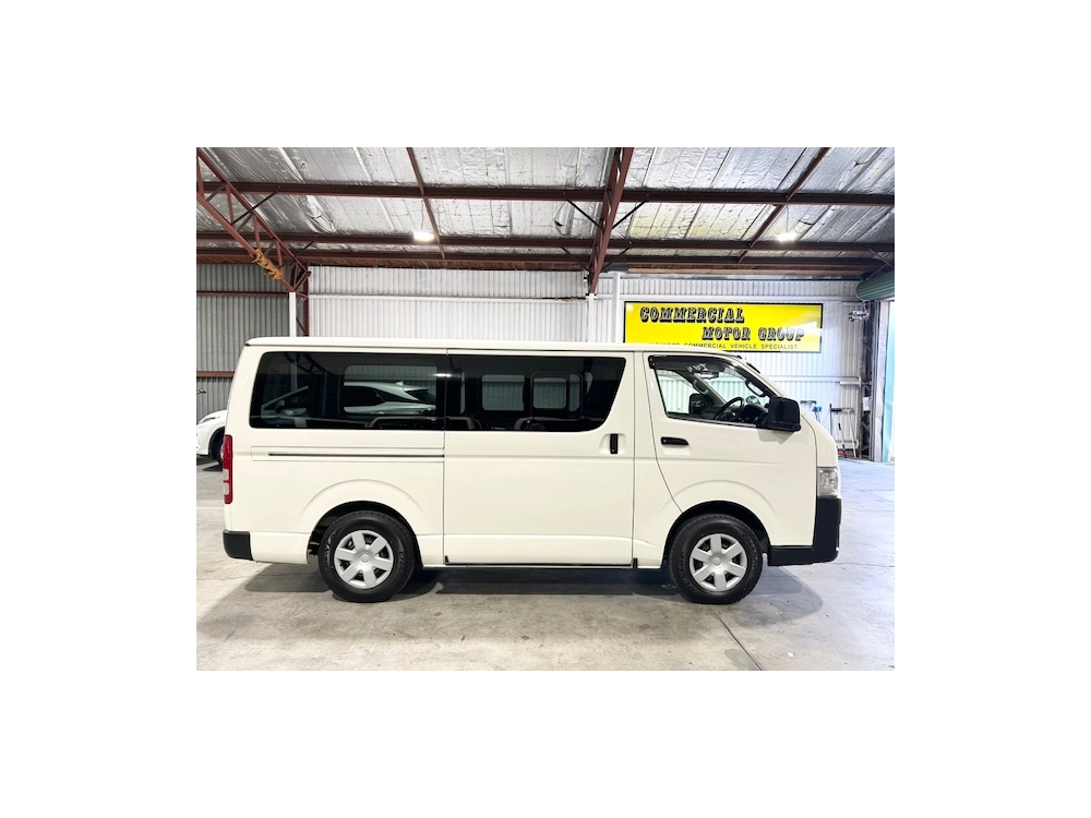 2020 Toyota Hiace FULL OPTION =4X4= 