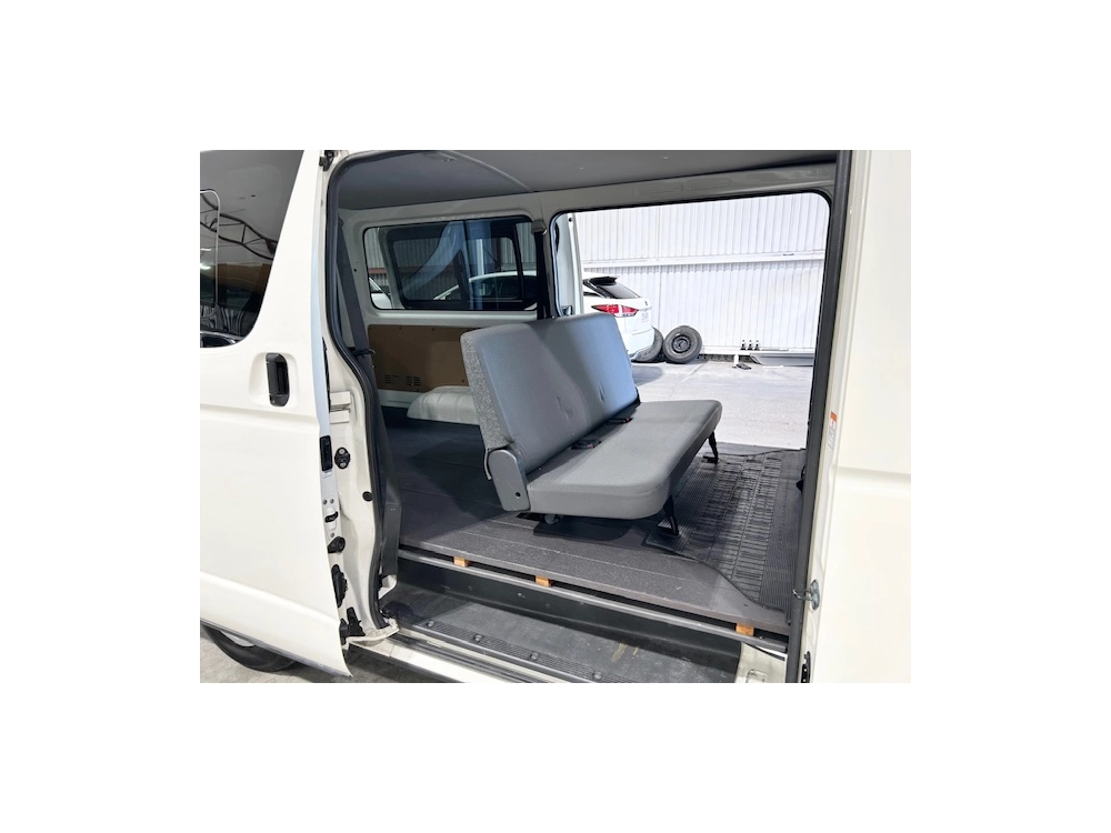 2020 Toyota Hiace FULL OPTION =4X4= 