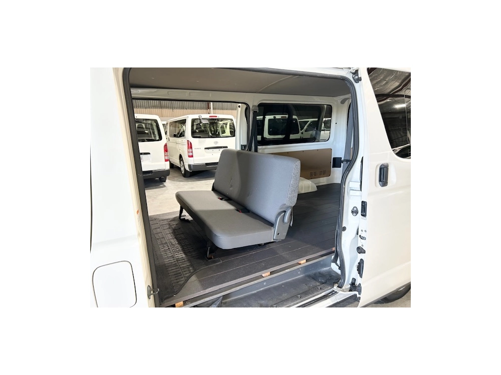 2020 Toyota Hiace FULL OPTION =4X4= 