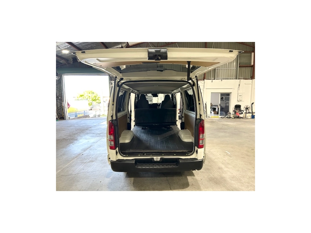 2020 Toyota Hiace FULL OPTION =4X4= 