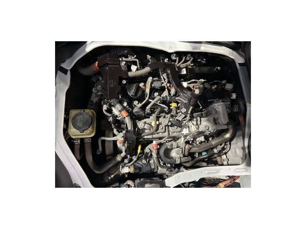 2019 Toyota Hiace =4X4= 6 Seaters - Dual Airbags