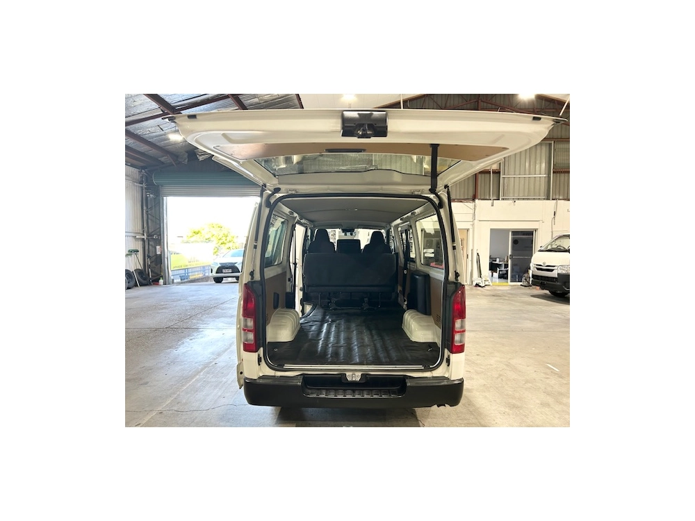 2019 Toyota Hiace =4X4= 6 Seaters - Dual Airbags