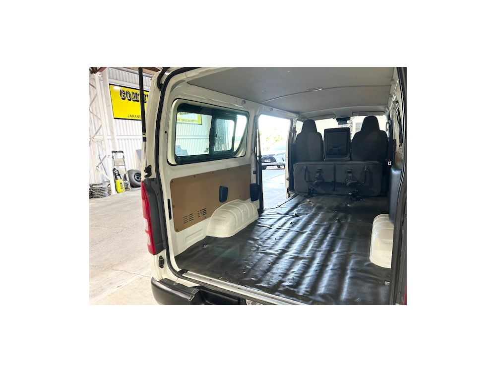 2019 Toyota Hiace =4X4= 6 Seaters - Dual Airbags