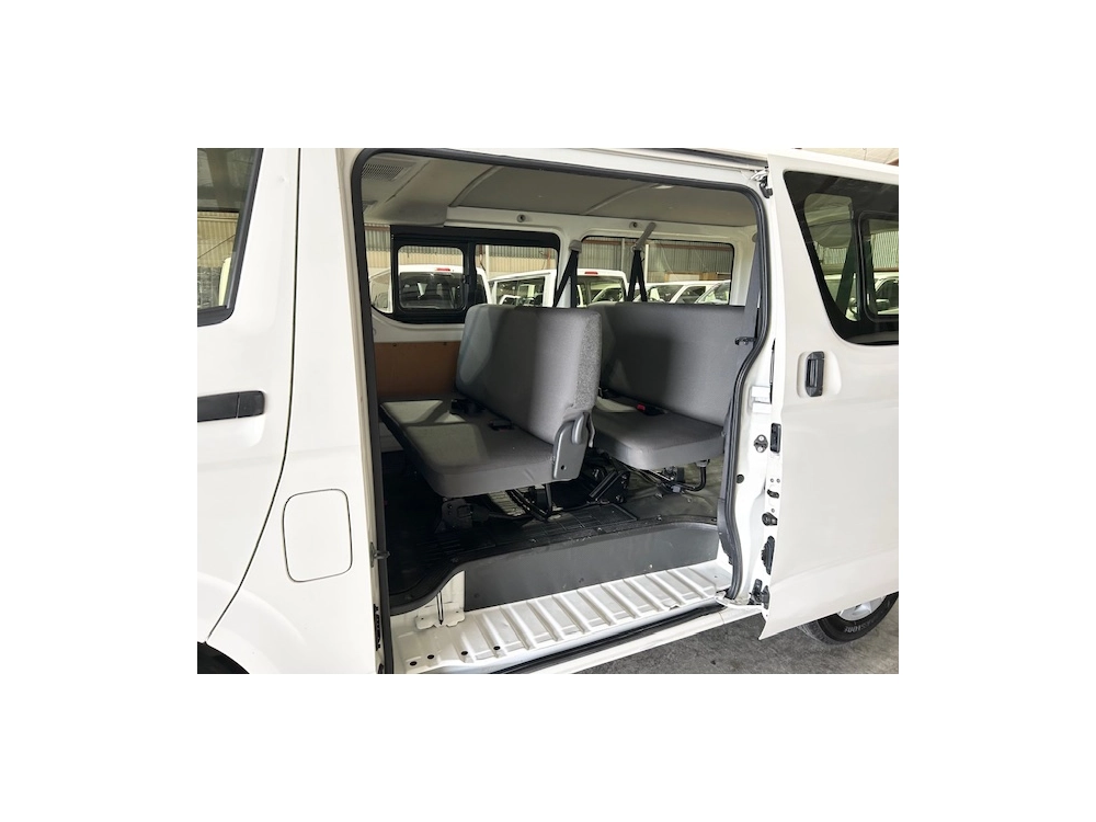 2018 Toyota Hiace --$4500 REDUCED-- **4WD** REMOVABLE BACK SEATS 