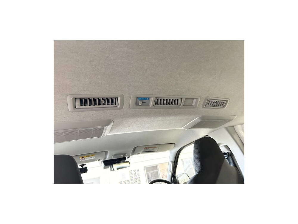 2018 Toyota Hiace --$4500 REDUCED-- **4WD** REMOVABLE BACK SEATS 